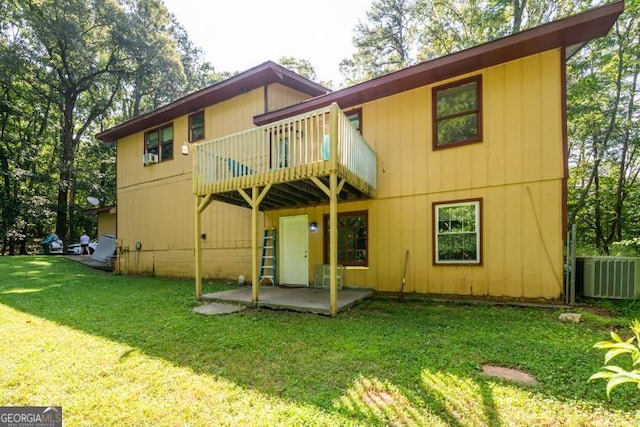 1025 Northridge Rd, Ball Ground, GA 30107 - back of property featuring a yard and a patio area