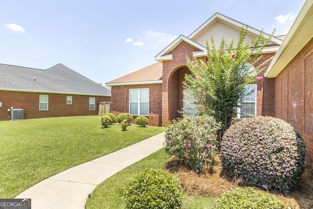 112 Huntwood Ln, Kathleen, GA 31047 - view of front of house with brick siding and a front yard