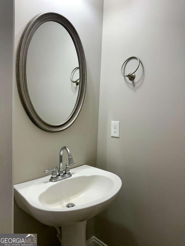205 Huntington Shoals Dr, Athens, GA 30606 - bathroom featuring a sink