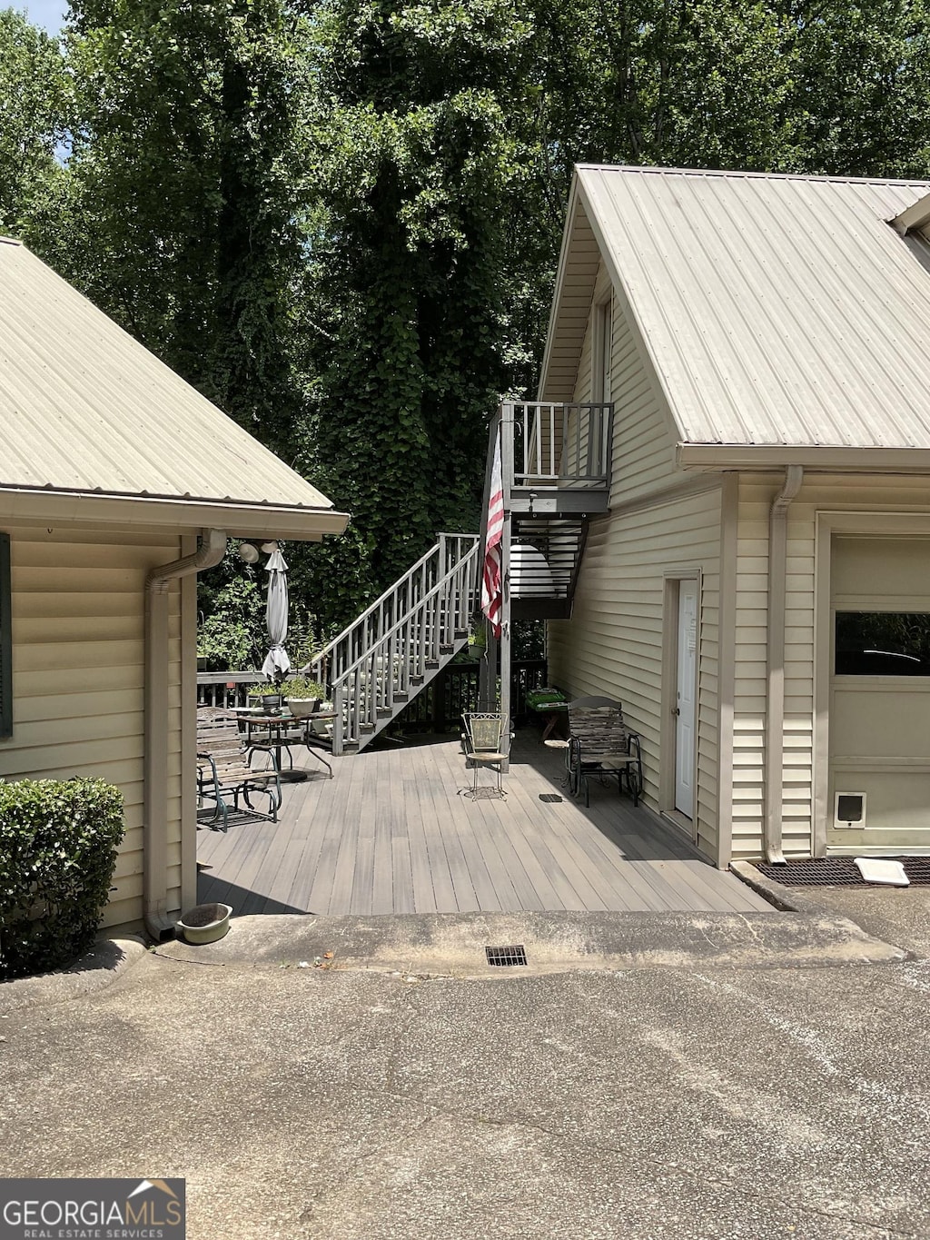866 Yunai Cir, Clayton, GA 30525 - wooden deck with stairs