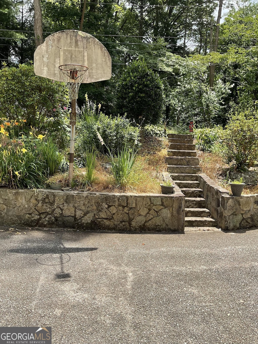 866 Yunai Cir, Clayton, GA 30525 - view of yard with stairs