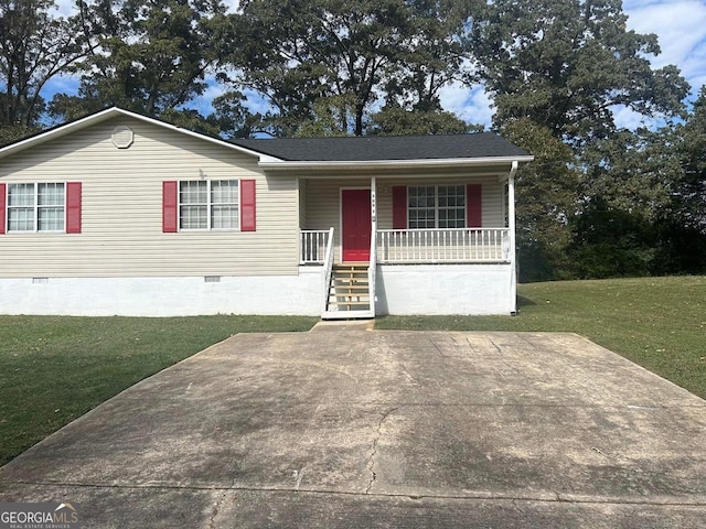 309 W Pine St, Rockmart, GA 30153 - view of front of property with crawl space, covered porch, and a front yard