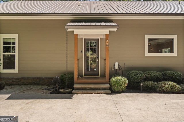 112 Springhill Ln, Clarkesville, GA 30523 - doorway to property with a metal roof