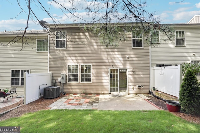 545 Windstone Trl, Alpharetta, GA 30004 - rear view of house with a patio