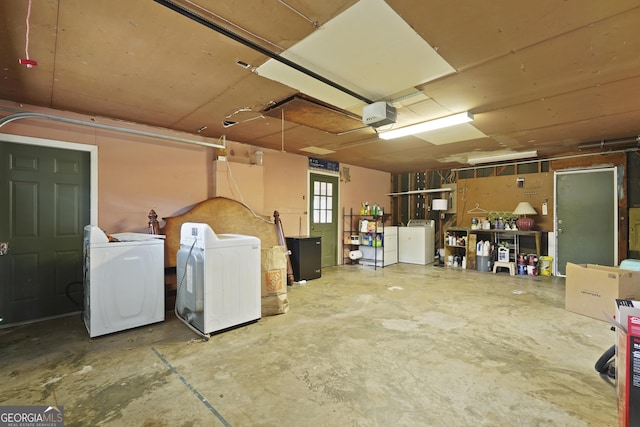 631 Valleybrook Rd, Savannah, GA 31419 - garage featuring washer and dryer
