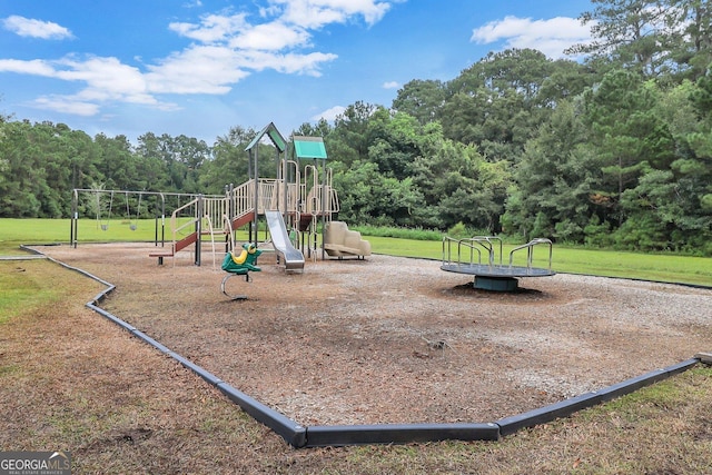 631 Valleybrook Rd, Savannah, GA 31419 - communal playground with a yard