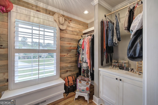 198 Hillcrest Dr, Calhoun, GA 30701 - spacious closet with light wood finished floors