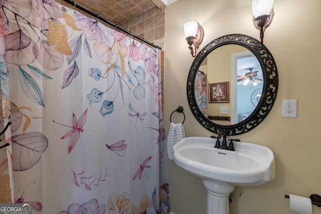 1770 Whippoorwill Rd, Watkinsville, GA 30677 - full bathroom featuring a shower with shower curtain and ceiling fan