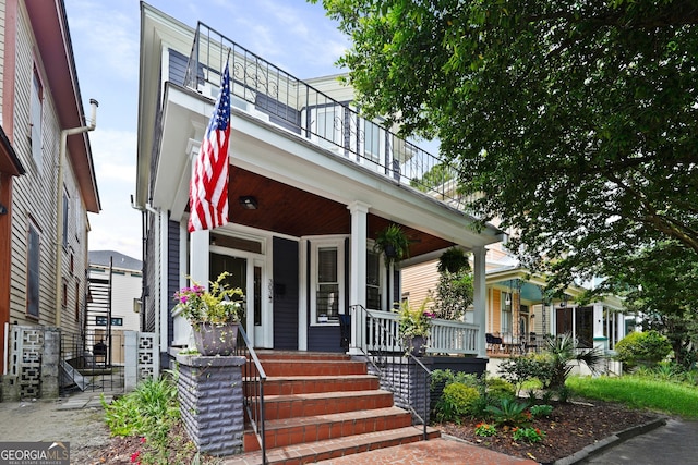303 W 39th St, Savannah, GA 31405 - view of front of property with a porch