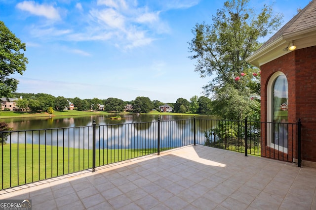 1005 Lyndhurst Way SE, Conyers, GA 30013 - view of patio / terrace with a water view