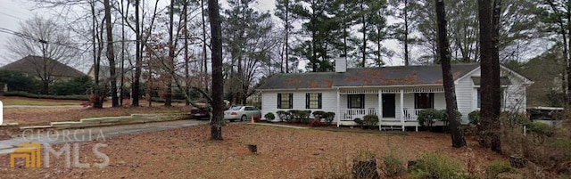 view of front of home featuring a porch