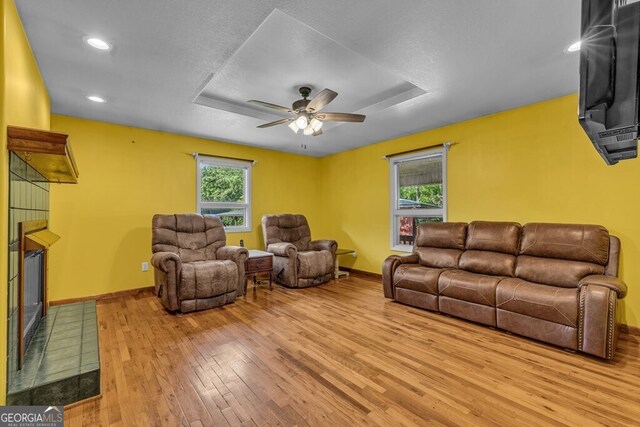 805 Quail Cove Cir, Warne, NC 28909 - living area featuring wood-type flooring, baseboards, ceiling fan, and recessed lighting