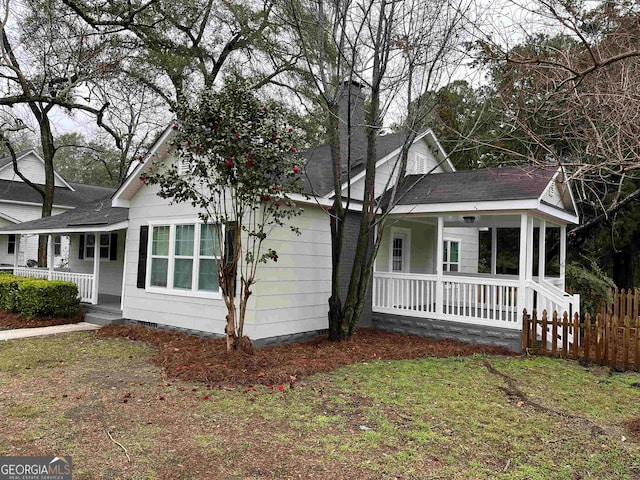 view of front of house with a porch