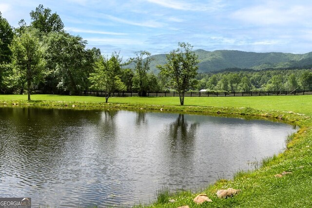 water view featuring a mountain view