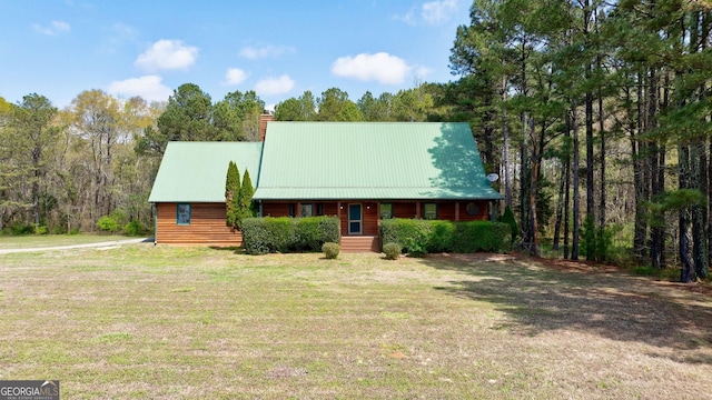 view of front of home with a front lawn