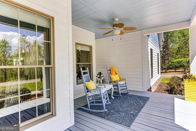 deck with ceiling fan