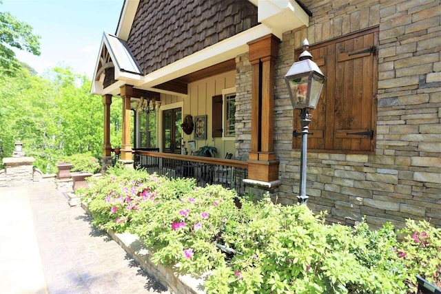 doorway to property featuring a porch