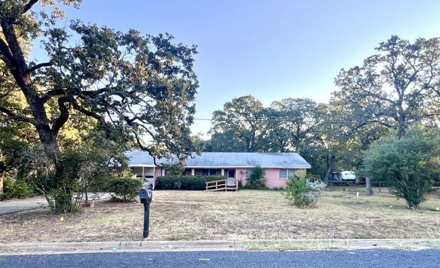 Listing photo 3 for 4109 Laura Ln, Bryan TX 77803