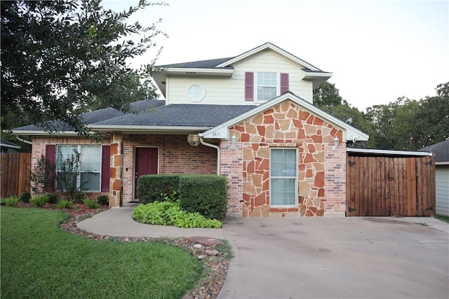 view of front of house with a front yard