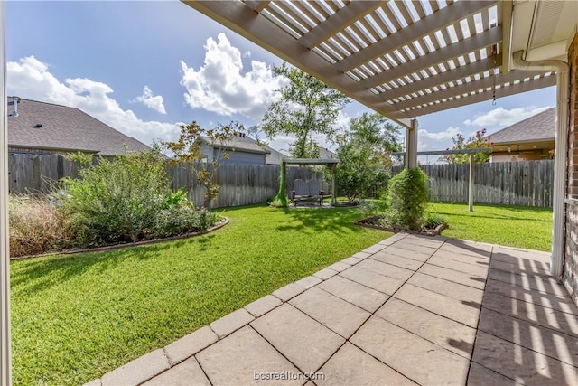 view of yard featuring a patio area and a pergola