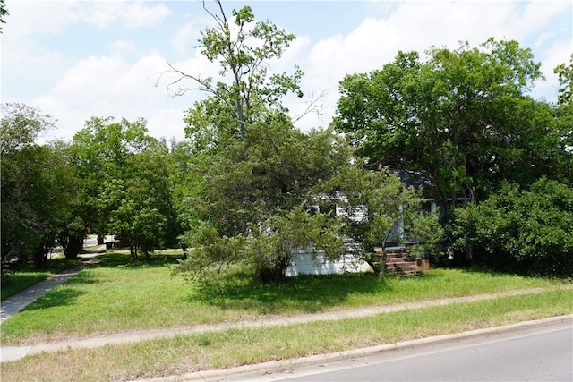 608 W 27th St, Bryan, TX 77803 - view of yard
