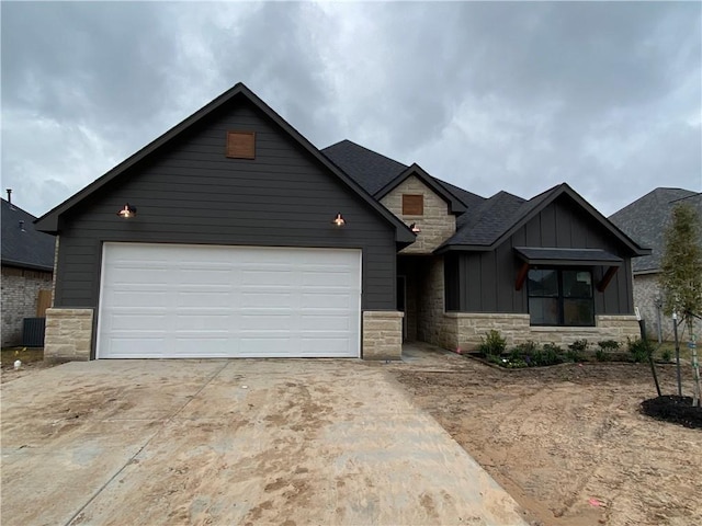 view of front of home featuring a garage