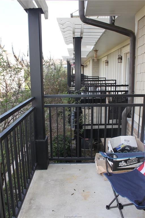 1725 Harvey Mitchell Pkwy S Unit 1724, College Station, TX 77840 - view of balcony