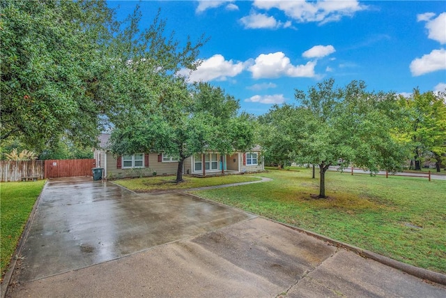 view of front of property with a front lawn