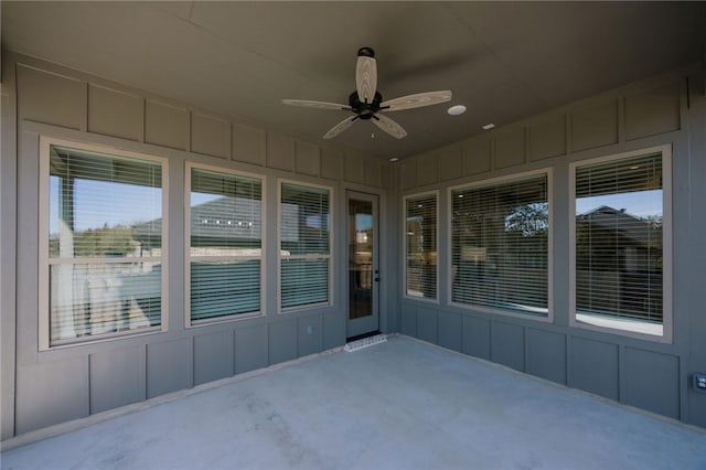 view of patio with ceiling fan