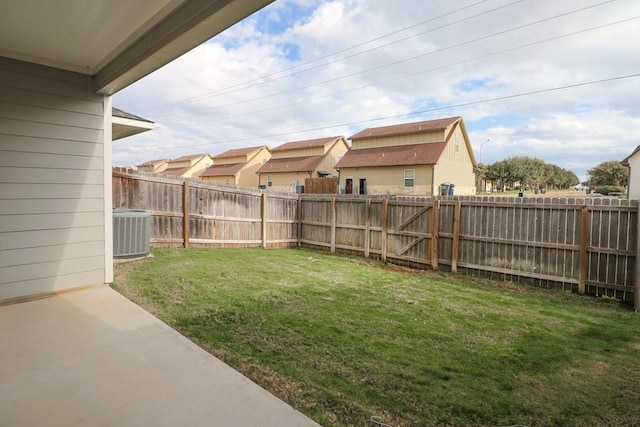 view of yard featuring central AC