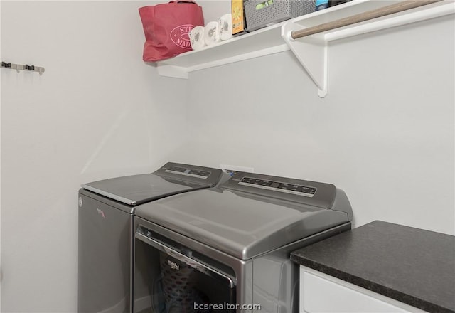 3417 Omaha Ct, Bryan, TX 77808 - laundry area featuring washer and clothes dryer