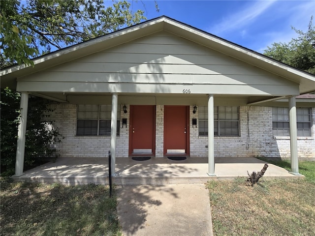 view of front facade with a porch