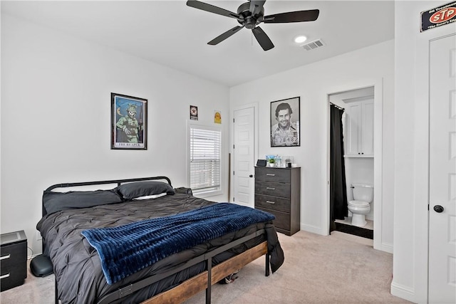bedroom featuring visible vents, ceiling fan, baseboards, and light carpet