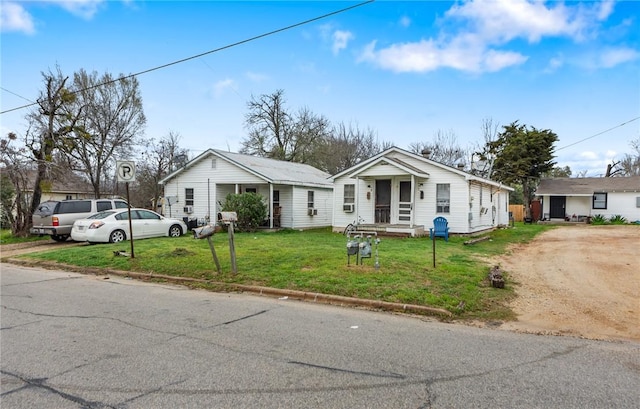 view of front of property with a front yard