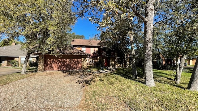 view of front of home with a front lawn