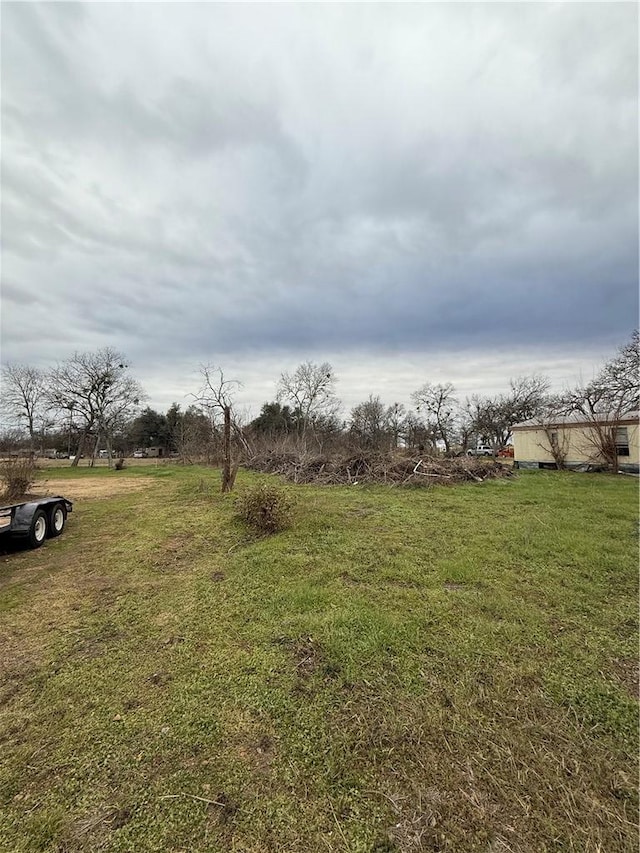 Listing photo 3 for 0 W Mitchell St, Calvert TX 77837