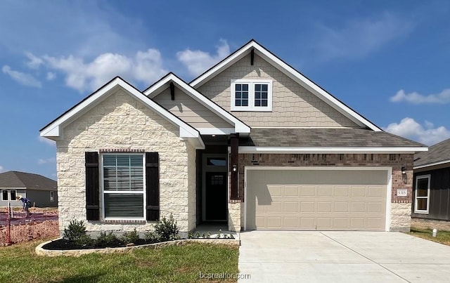 craftsman house featuring a garage