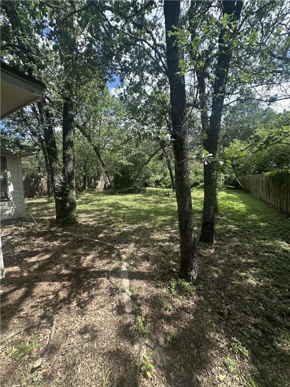 2106 Labrisa Dr, Bryan, TX 77807 - view of yard
