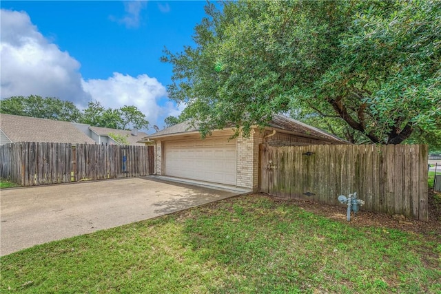801 Camellia Ct, College Station, TX 77840 - view of garage