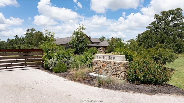 Listing photo 2 for 19381 Moonlit Hollow Loop, College Station TX 77845