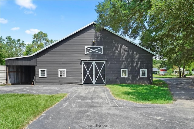 view of outdoor structure