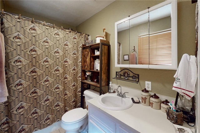 full bathroom with toilet, a shower with shower curtain, and vanity