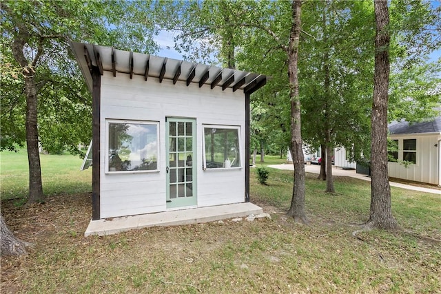 view of outbuilding