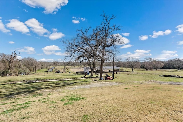 view of yard featuring a rural view