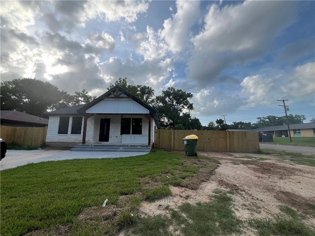 211 Moss Ave, Hearne, TX 77859 - photo 2