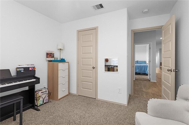 1147 Buffalograss Trl, Sealy, TX 77474 - sitting room featuring light colored carpet