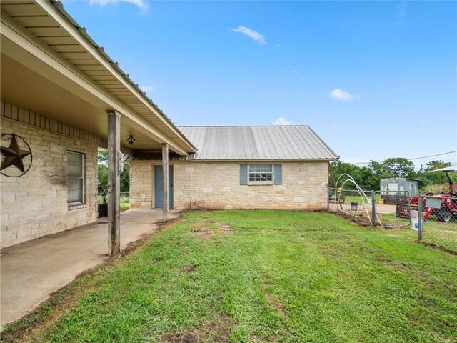 17645 Hwy 6, Navasota, TX 77868 - view of yard