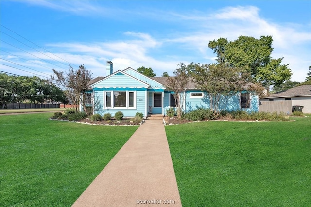 view of front of property with a front yard