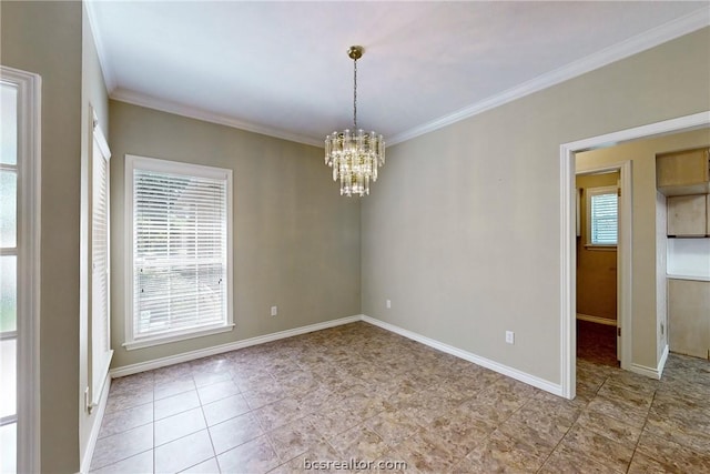 empty room with crown molding and a notable chandelier