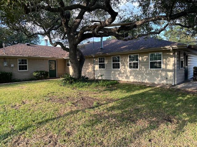 702 E Kezee St, Calvert, TX 77837 - photo 19
